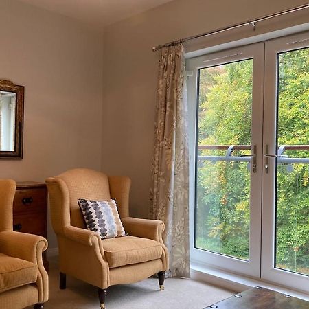 Hedgefield House - Serene Top Floor Flat 인버네스 외부 사진